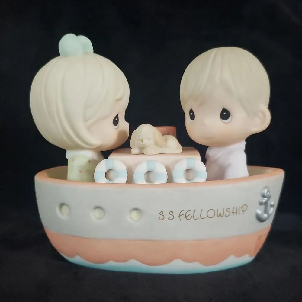 Vtg Precious Moments "A Club Where Fellowship Reigns" Figurine #635278 (1999)